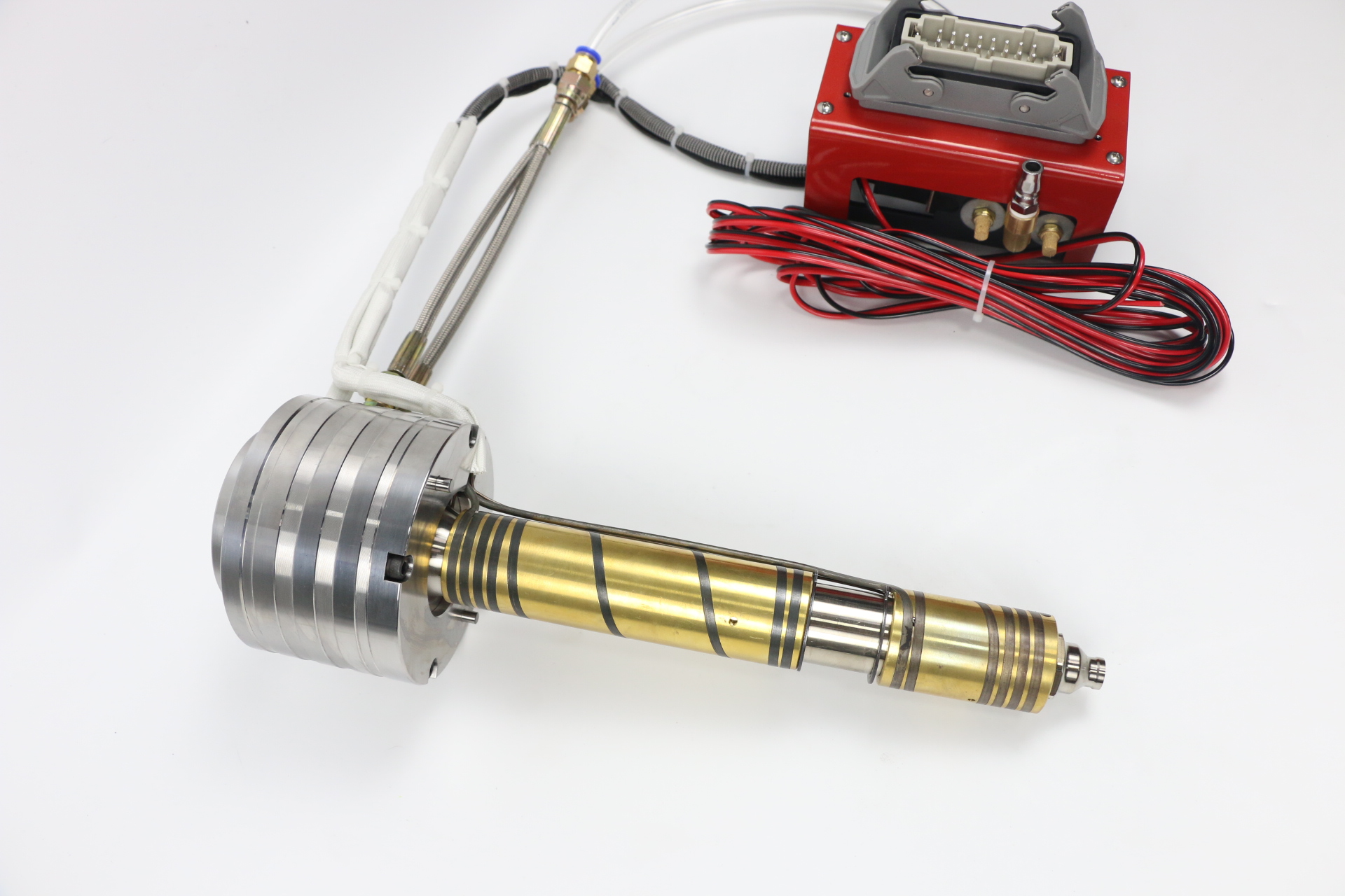 針（zhēn）閥式熱流道係統出現拉絲該怎麽辦?