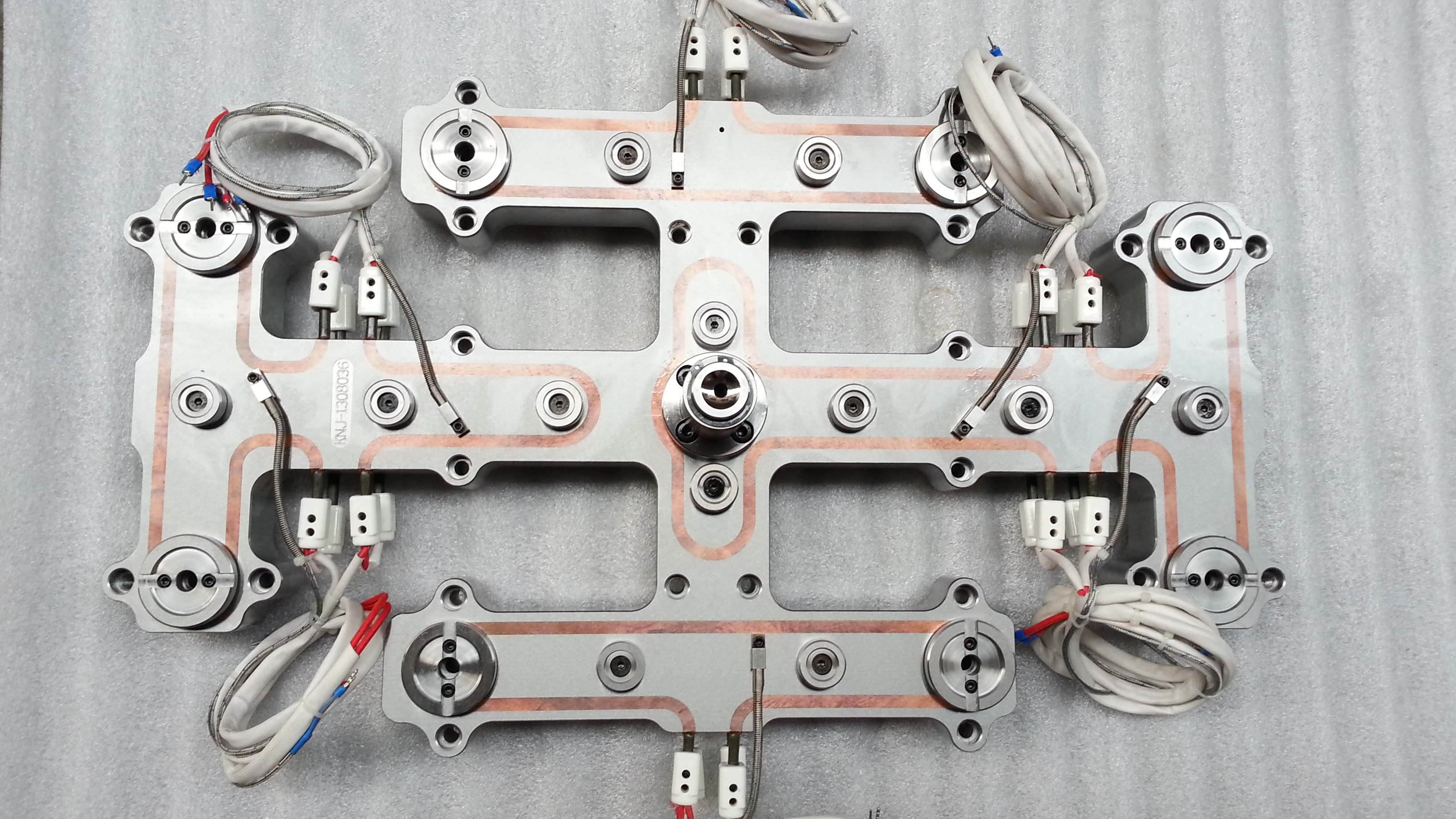 東莞諾金（jīn）多腔熱流道係統生產注（zhù）意事項